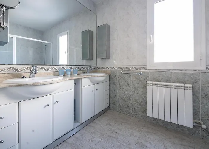 Otel Med Private Pool Bbq Sea Sitges