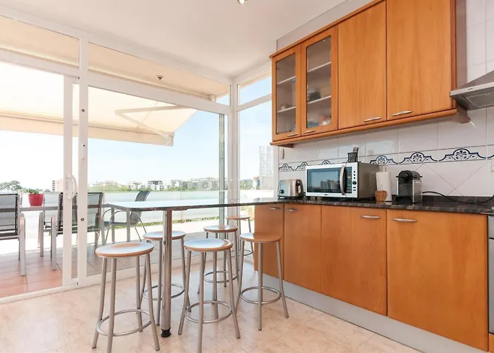 Otel Med Private Pool Bbq Sea